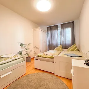 2 Mit Terrasse Und Tiefgaragenstellplatz In Zentrum Von Apartment